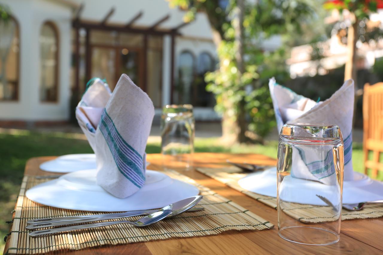 Mango Hill Inn Yangon Eksteriør bilde